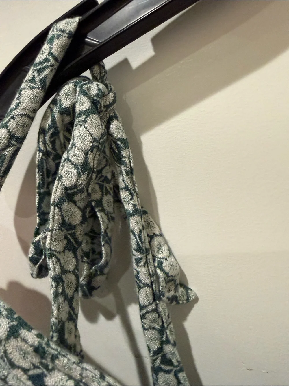Abercrombie Two Piece Coordinated Top and Skirt Set XL Green and White Floral